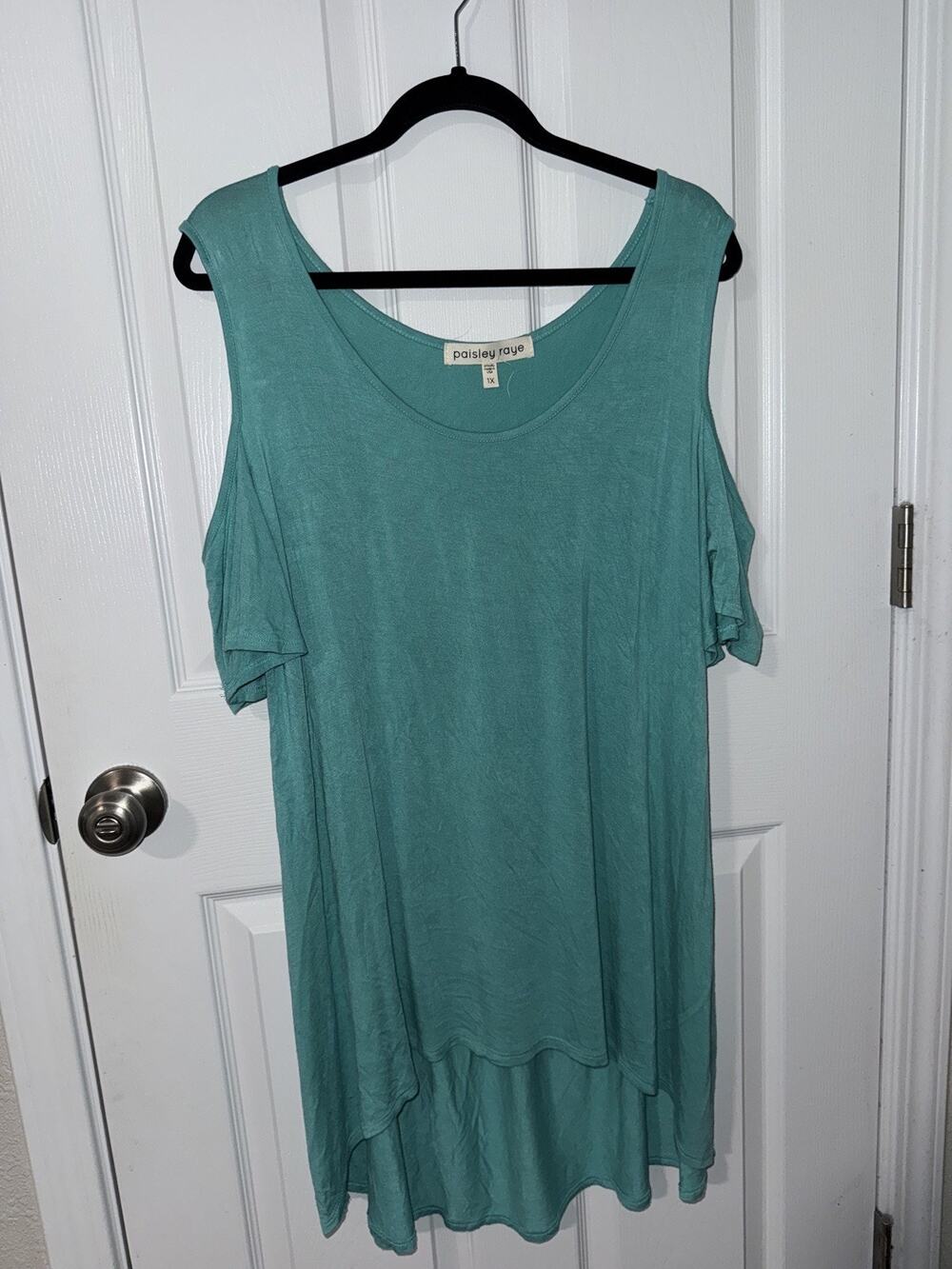 Paisley Raye Women’s Cold Shoulder Top Teal size 1X